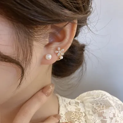 Luxury Pearl Flower Crystal Earrings